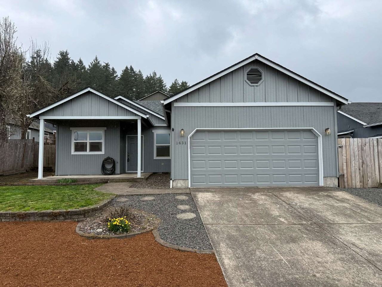 1631 S 59th St - Photo 2 of 17