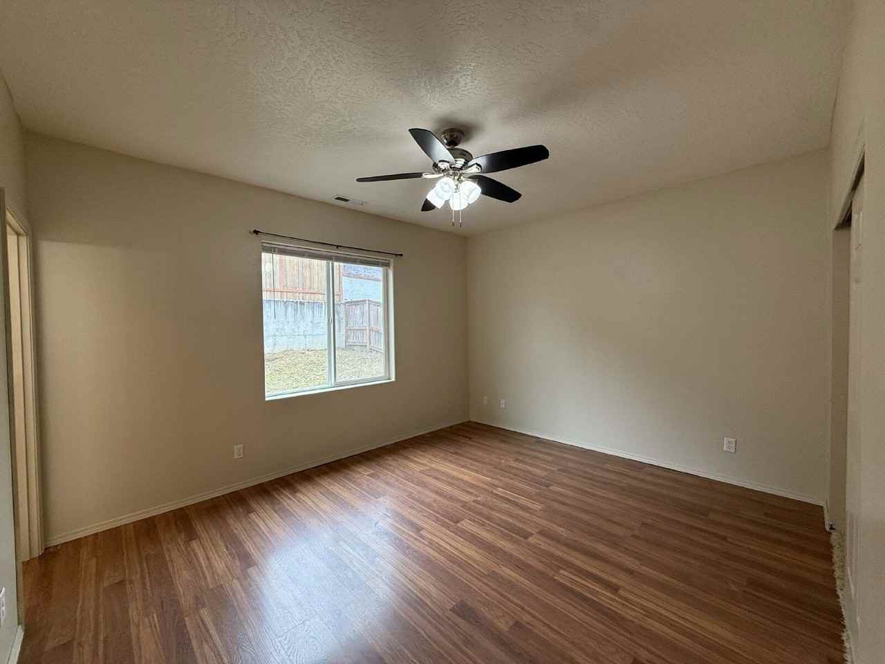 1631 S 59th St - Photo 5 of 17