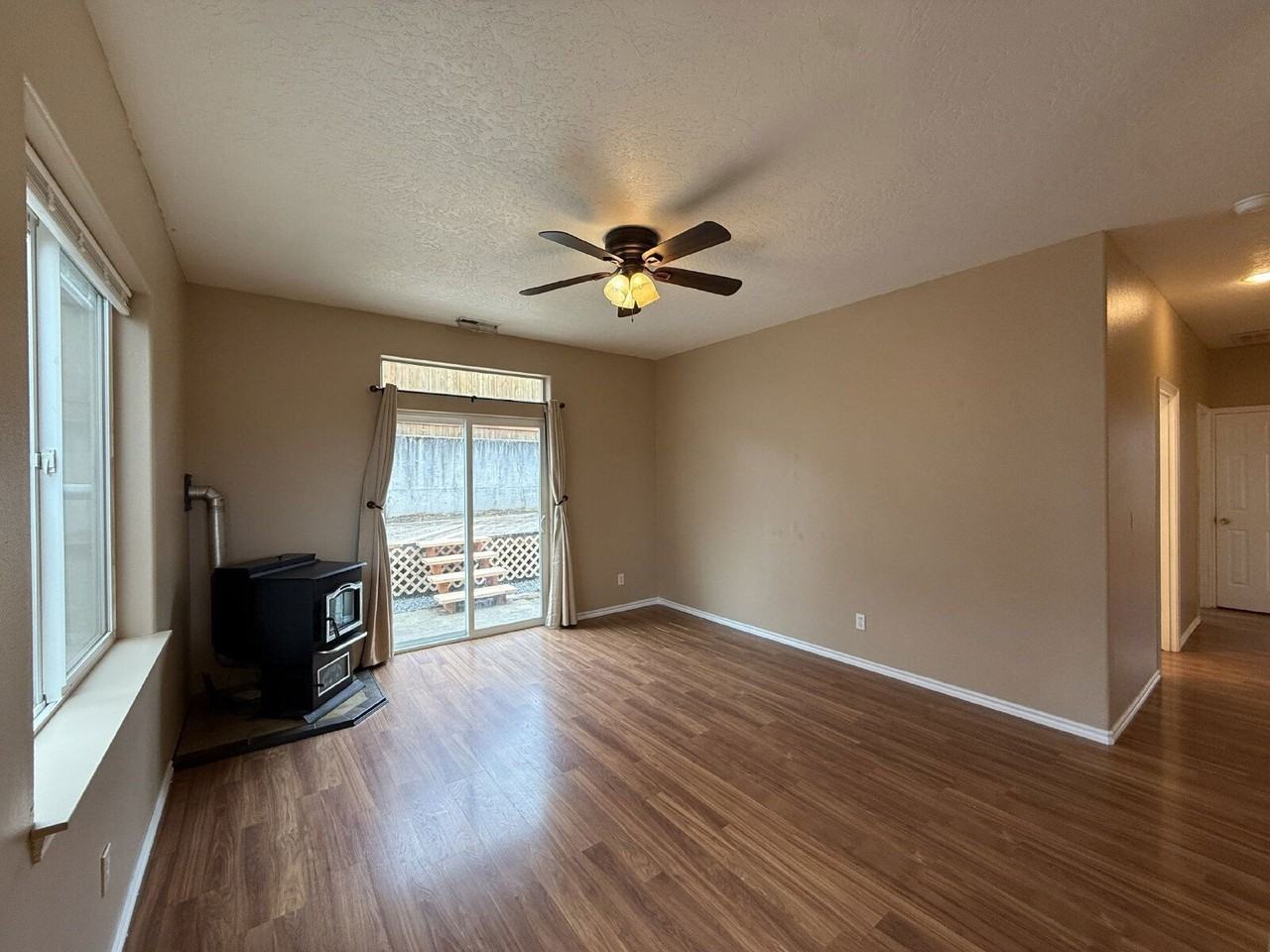 1631 S 59th St - Photo 6 of 17