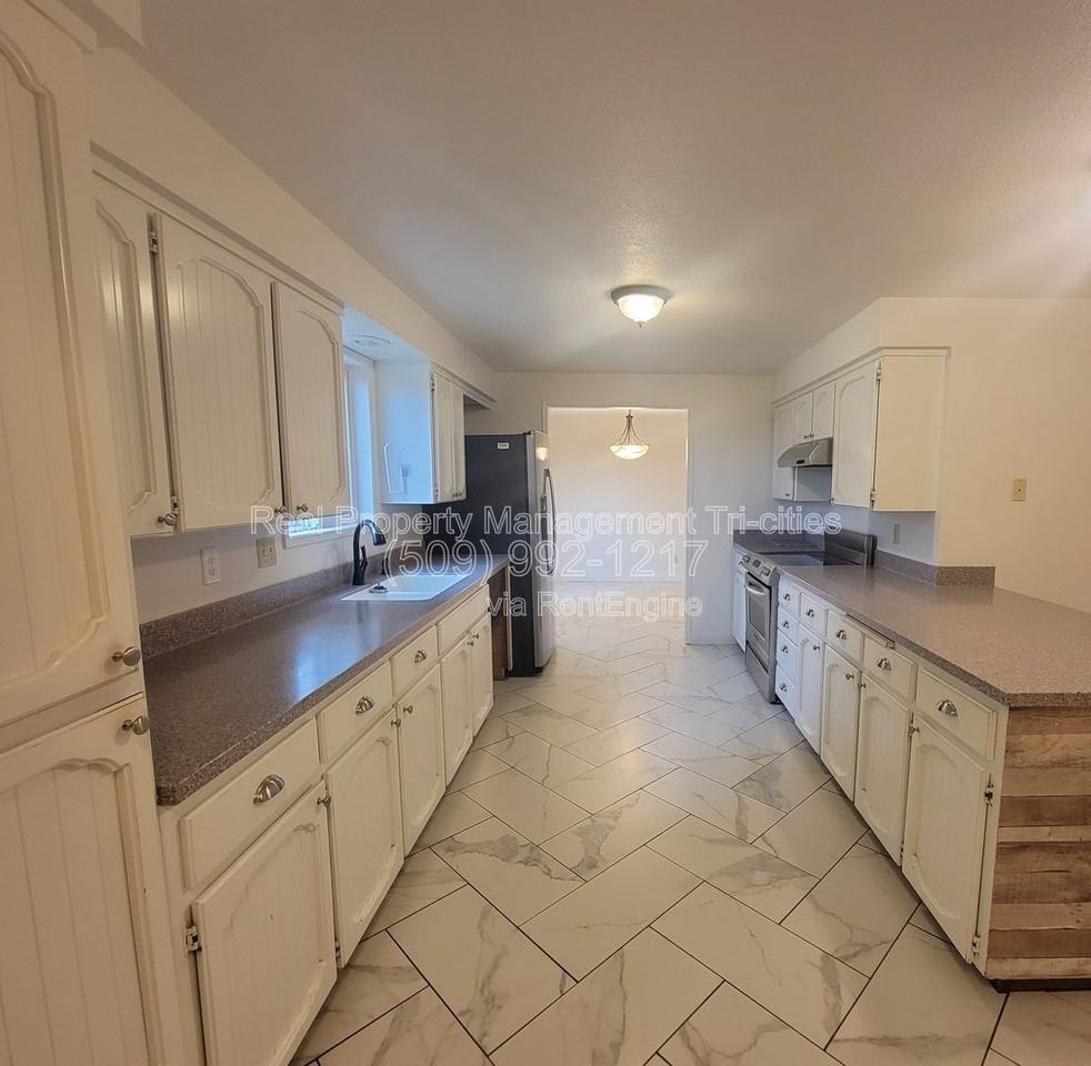 3704 S Vancouver St - Photo 4 of 20