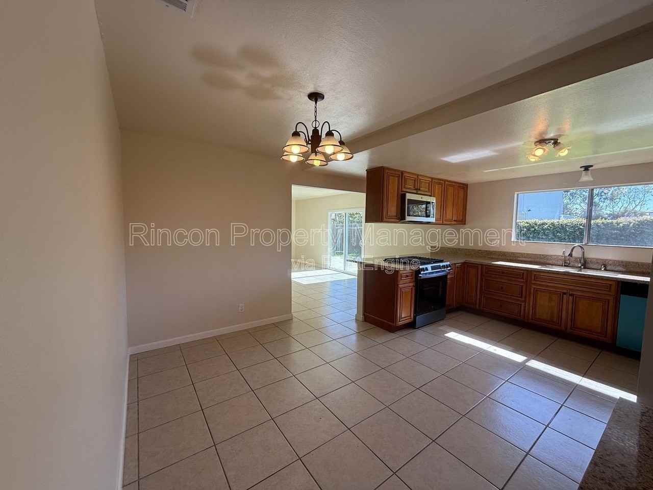 3260 Taffrail Ln - Photo 2 of 25