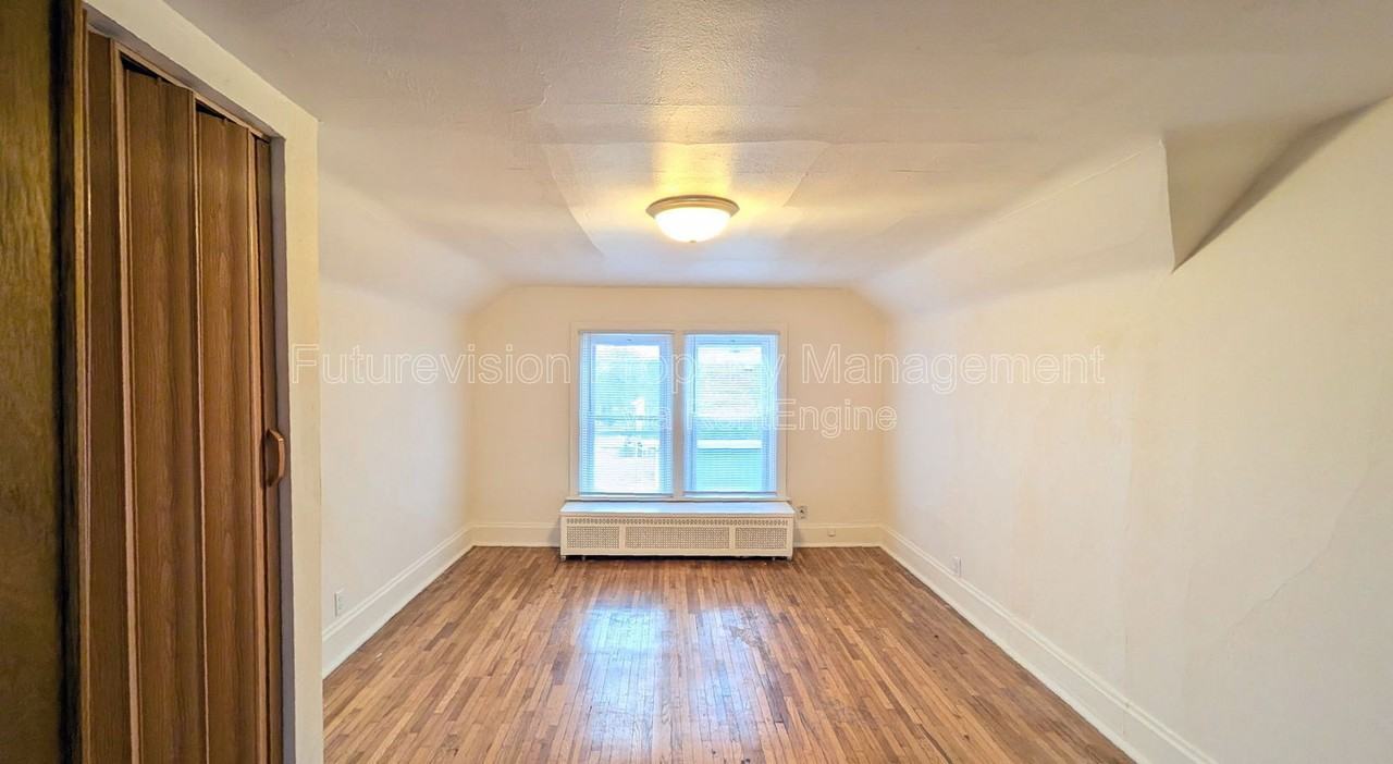 340 Marble St #2 - Photo 6 of 10