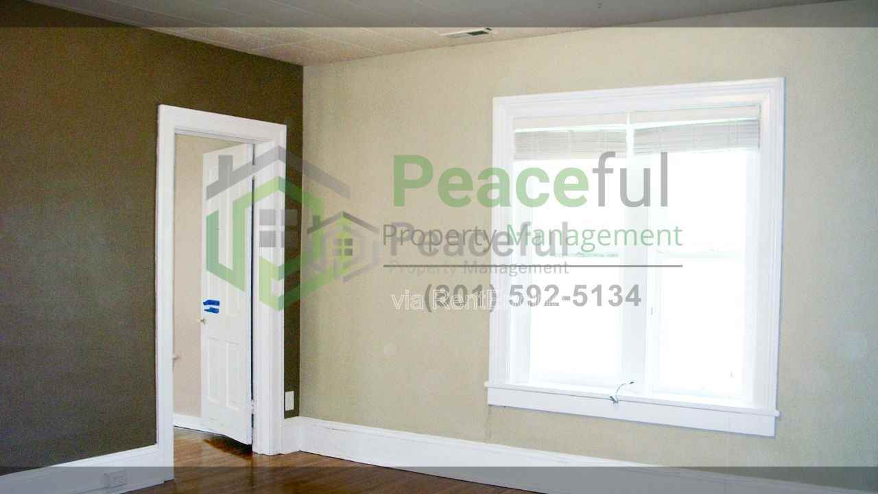 215 D St #3 - Photo 3 of 10