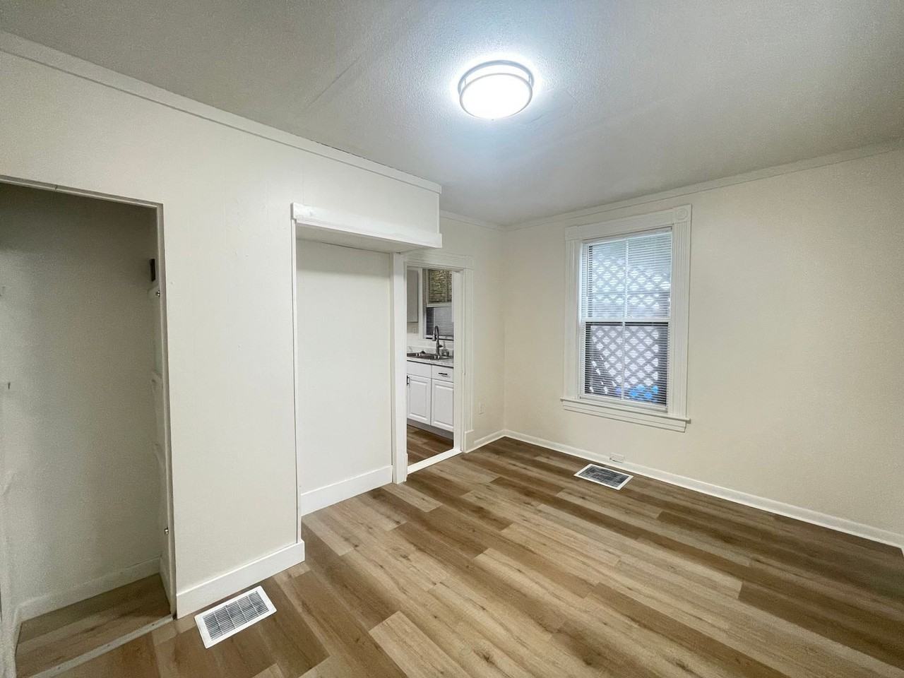 475 Wilson St - Photo 7 of 28