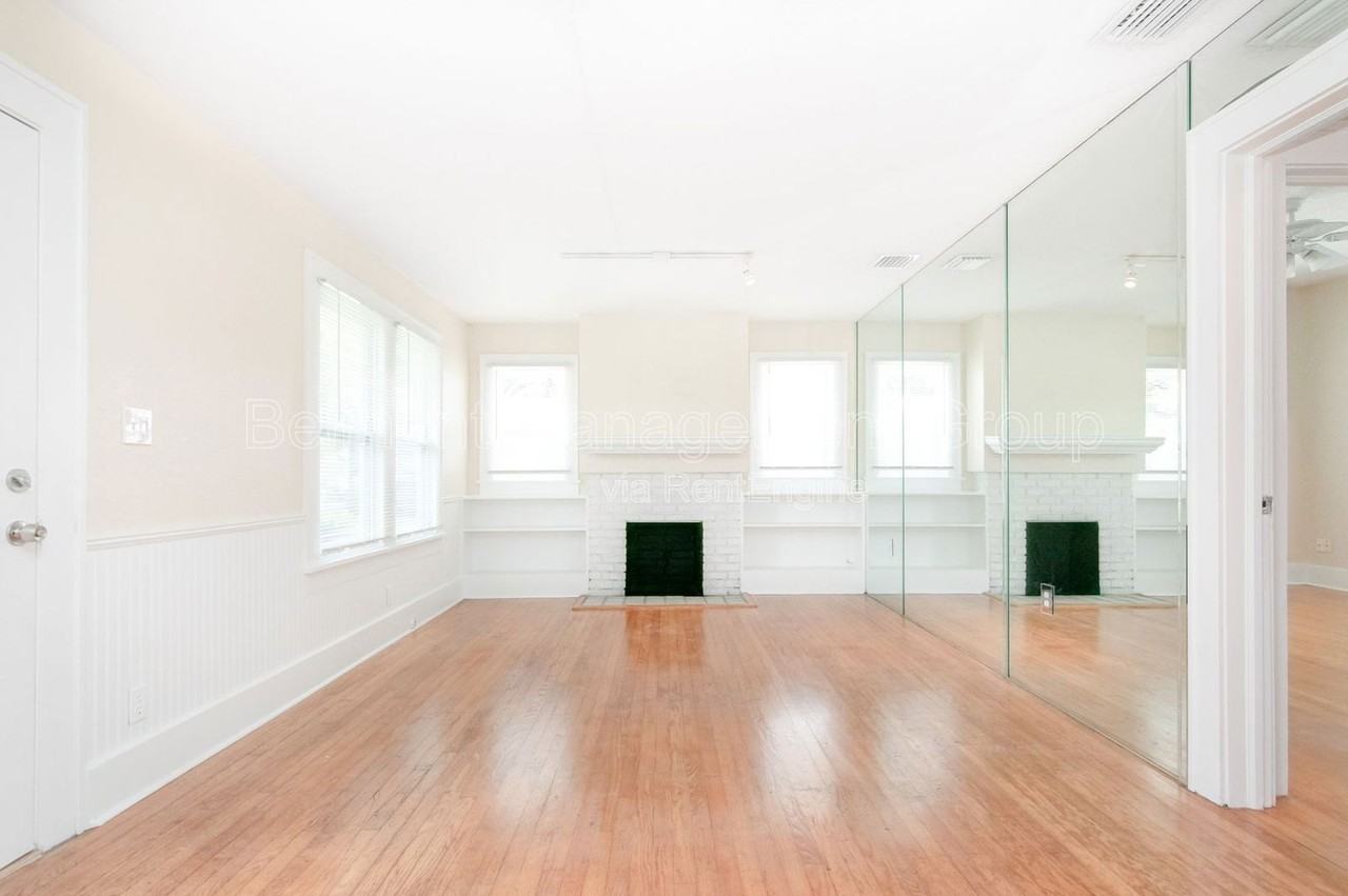 1313 Buckingham Rd - Photo 4 of 26