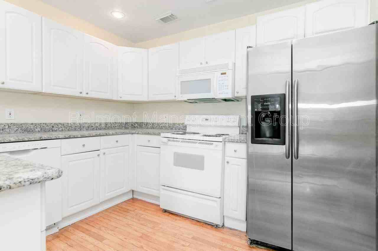 1313 Buckingham Rd - Photo 7 of 26