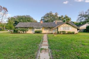 featured image of 5334 Lake Howell Rd