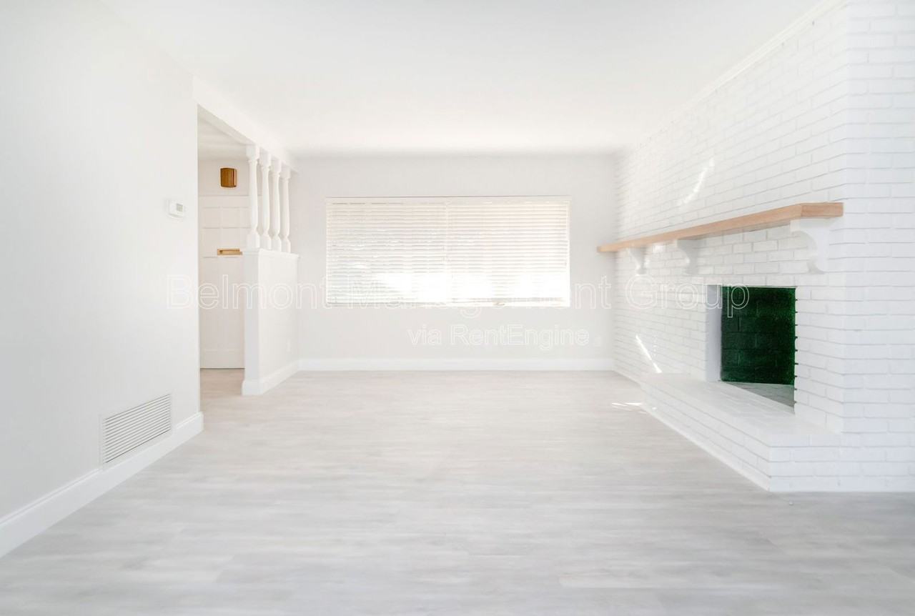 5334 Lake Howell Rd - Photo 6 of 27