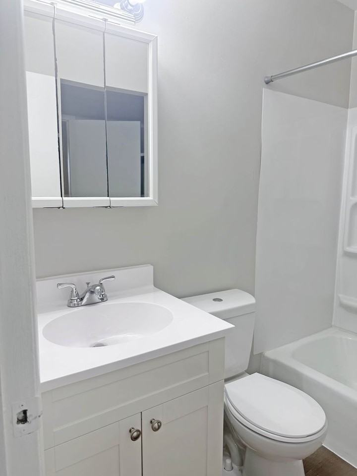 1565 Bacon Ave #14 - Photo 4 of 11