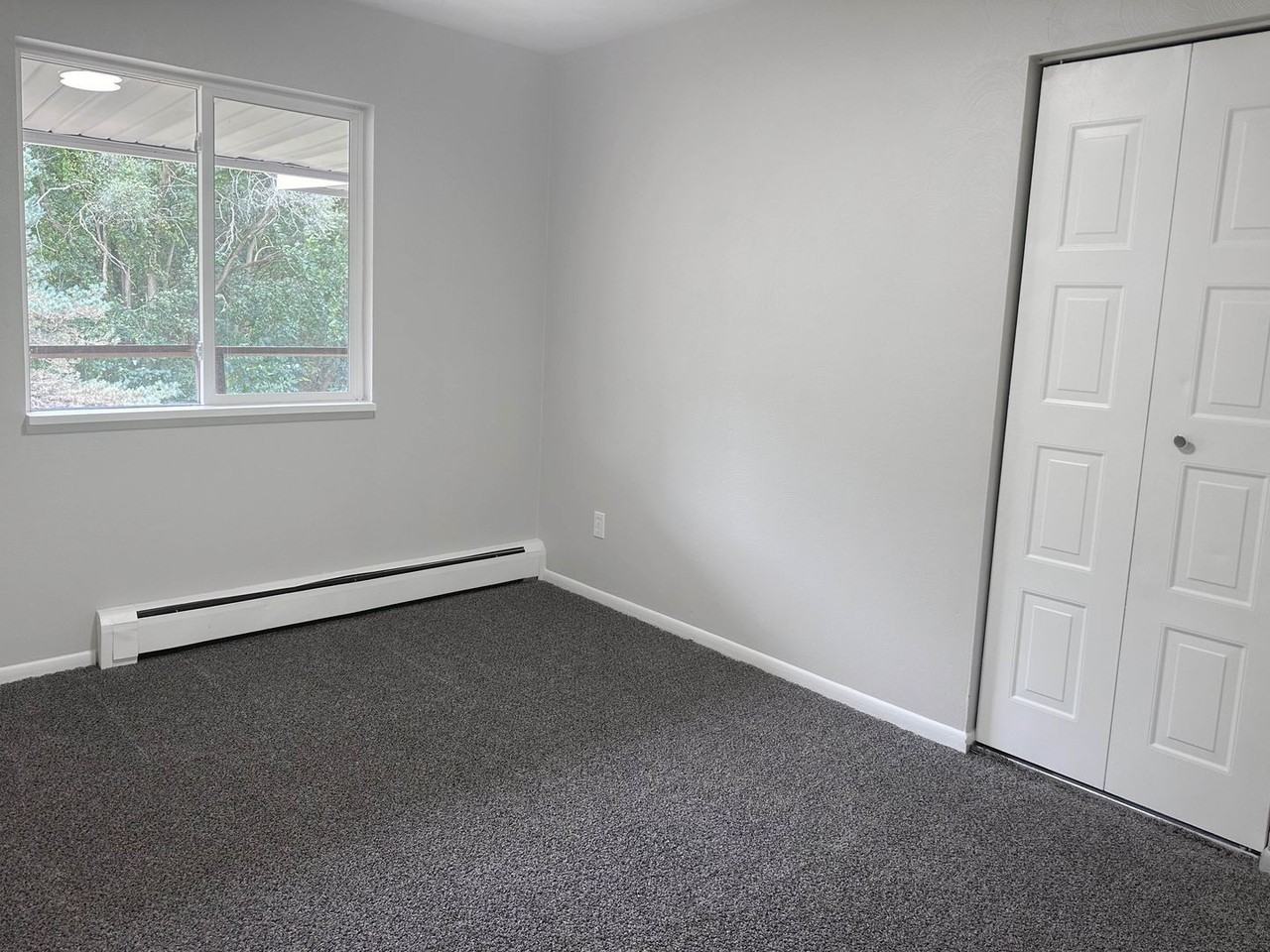 1565 Bacon Ave #14 - Photo 5 of 11