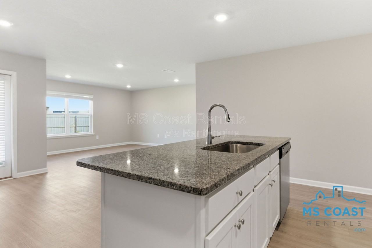 15336 Leighwood Ln - Photo 6 of 25