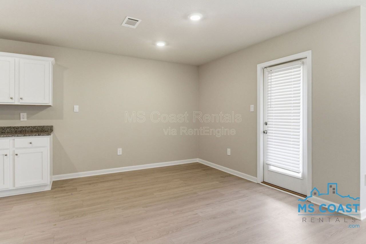 15336 Leighwood Ln - Photo 7 of 25