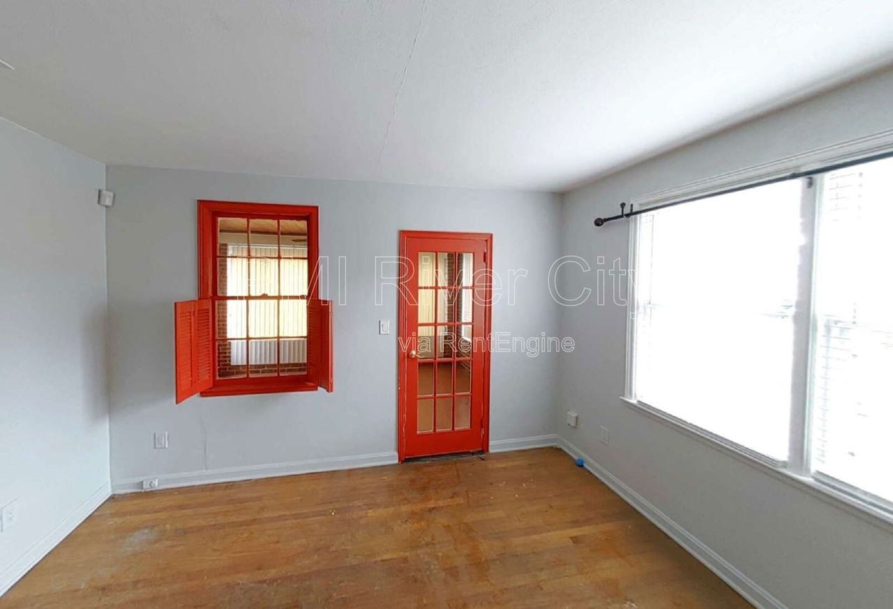 433 W 70th St - Photo 4 of 15