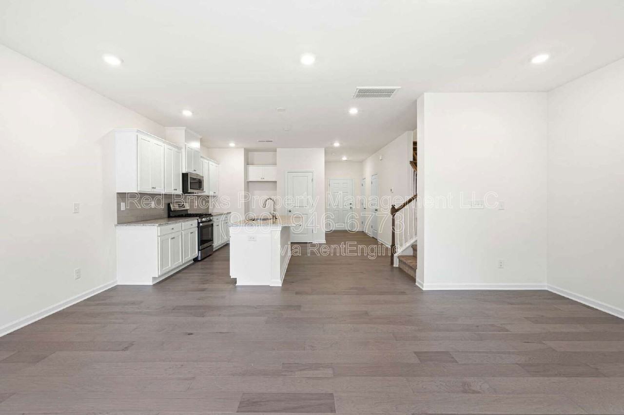 2881 Yeager Dr - Photo 4 of 23