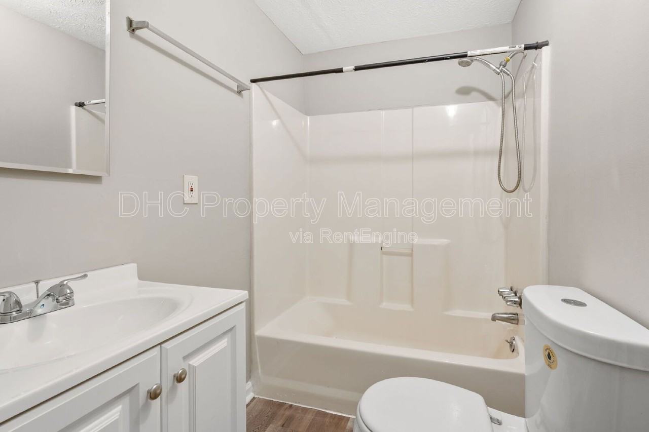 195 Scott St Nw - Photo 4 of 11