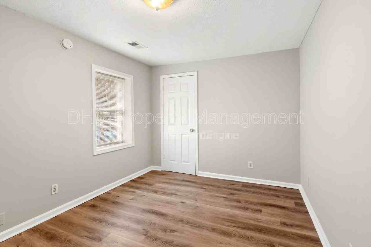 195 Scott St Nw - Photo 5 of 11