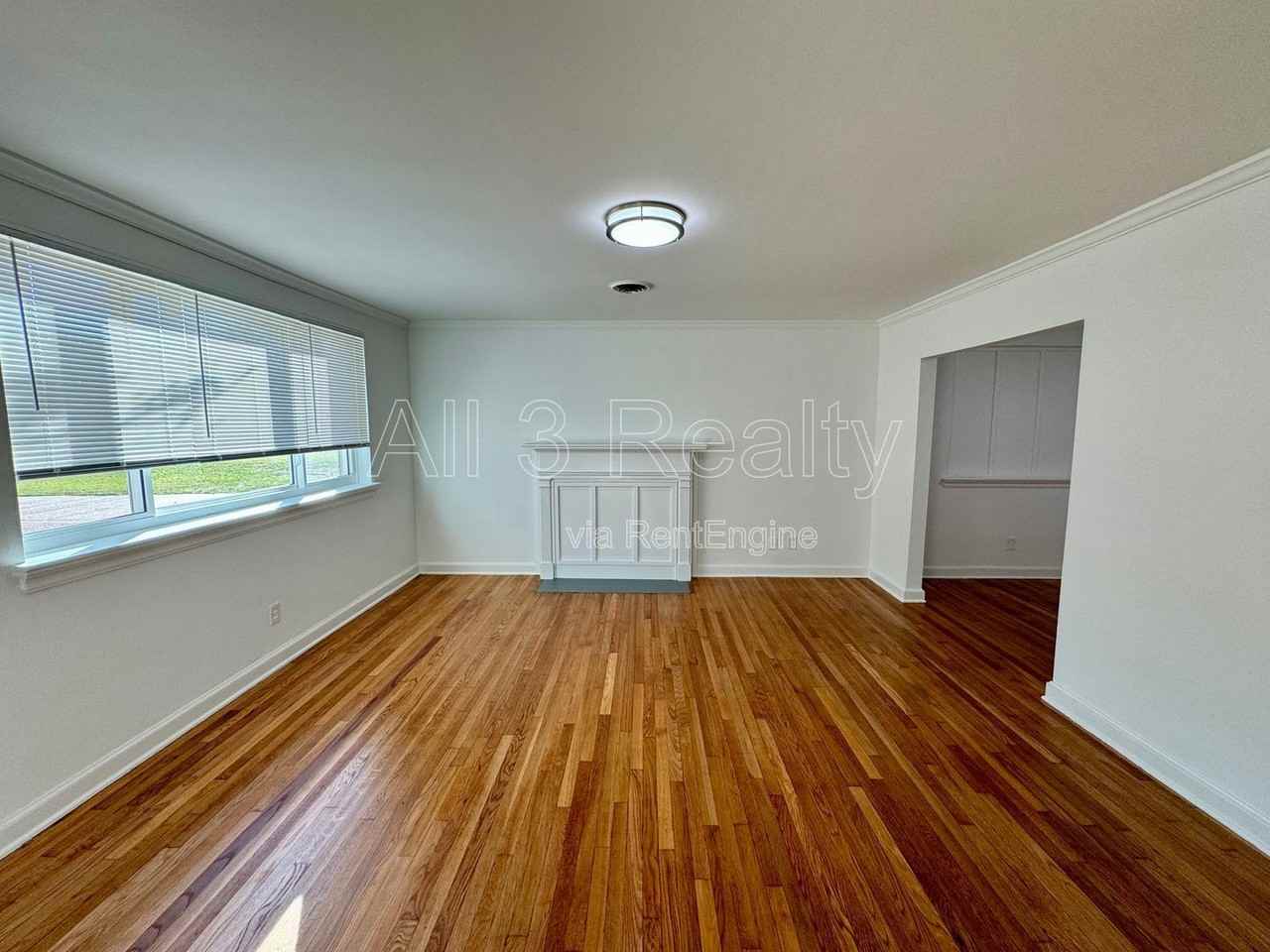 2927 Brevard Ave - Photo 7 of 38