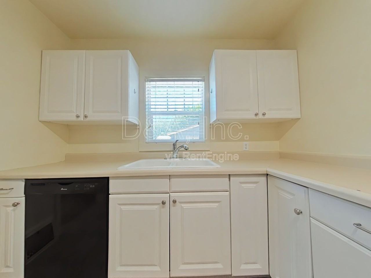 2050 Nw Harrison Blvd - Photo 3 of 16