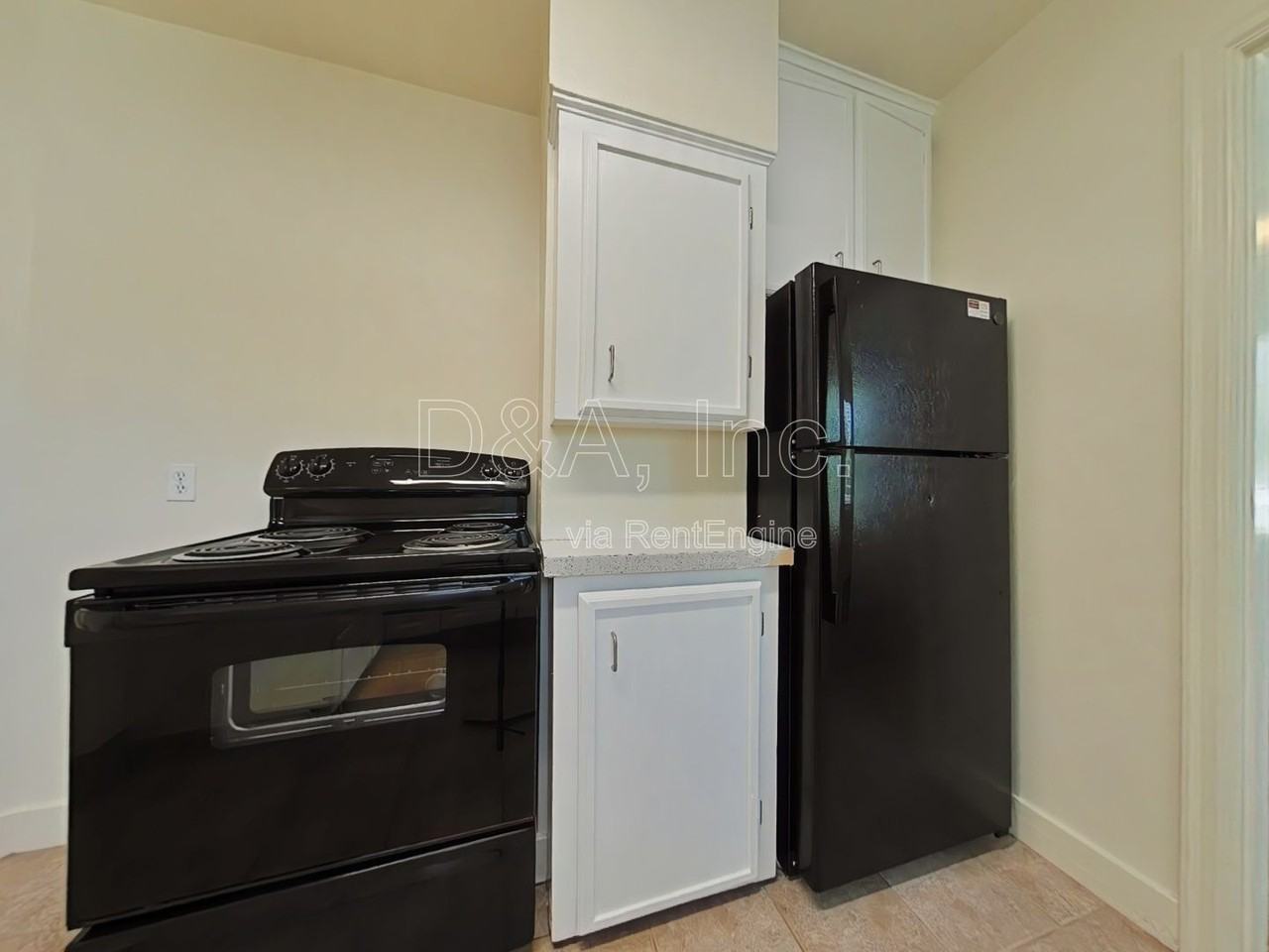 2050 Nw Harrison Blvd - Photo 4 of 16