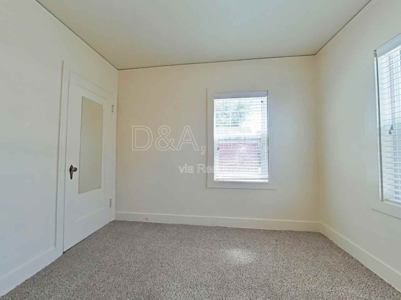 2050 Nw Harrison Blvd - Photo 7 of 16