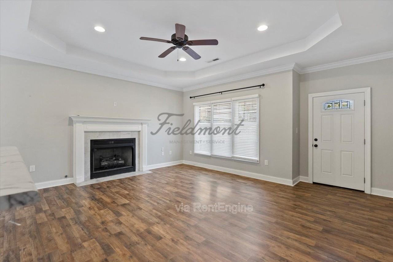 110 Raeburn Way - Photo 5 of 30