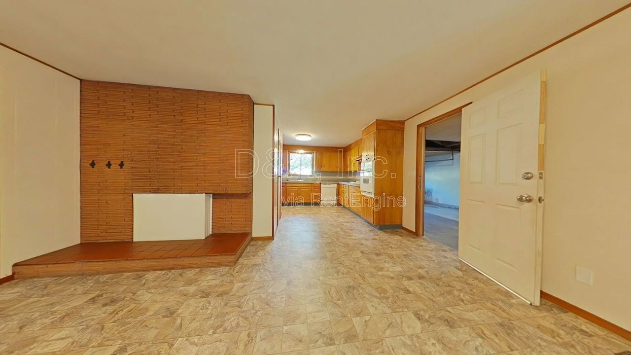 1010 Nw 10th St - Photo 3 of 11