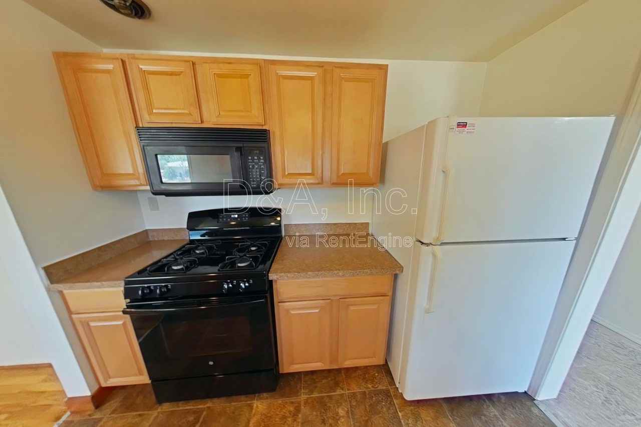 2840 Sw Morris Ave - Photo 4 of 12