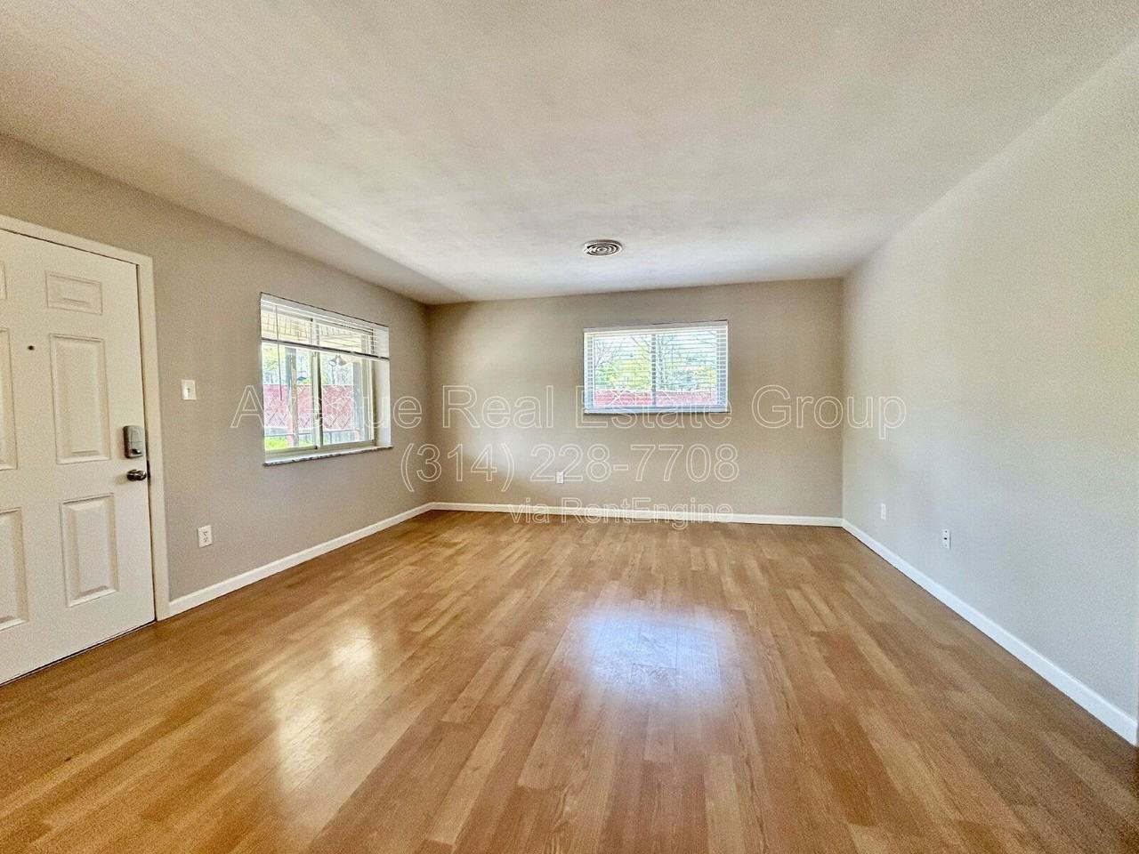 129 E Lockwood Ave #5 - Photo 5 of 14