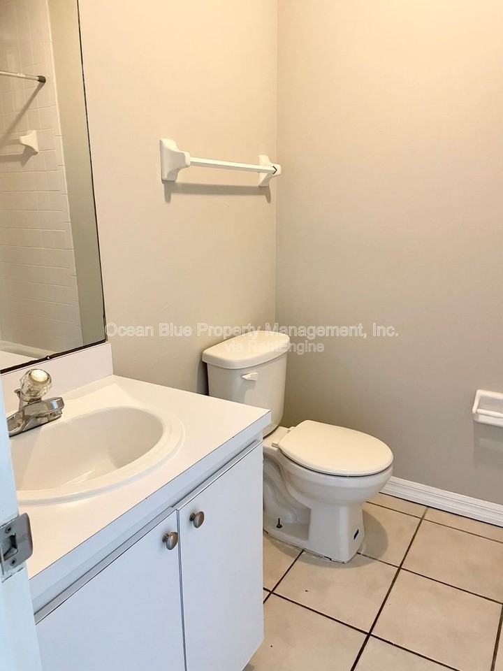 3607 W Idlewild Ave #102A - Photo 5 of 10
