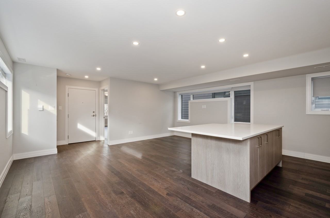 136 Willow - Unit 2 - Photo 3 of 17