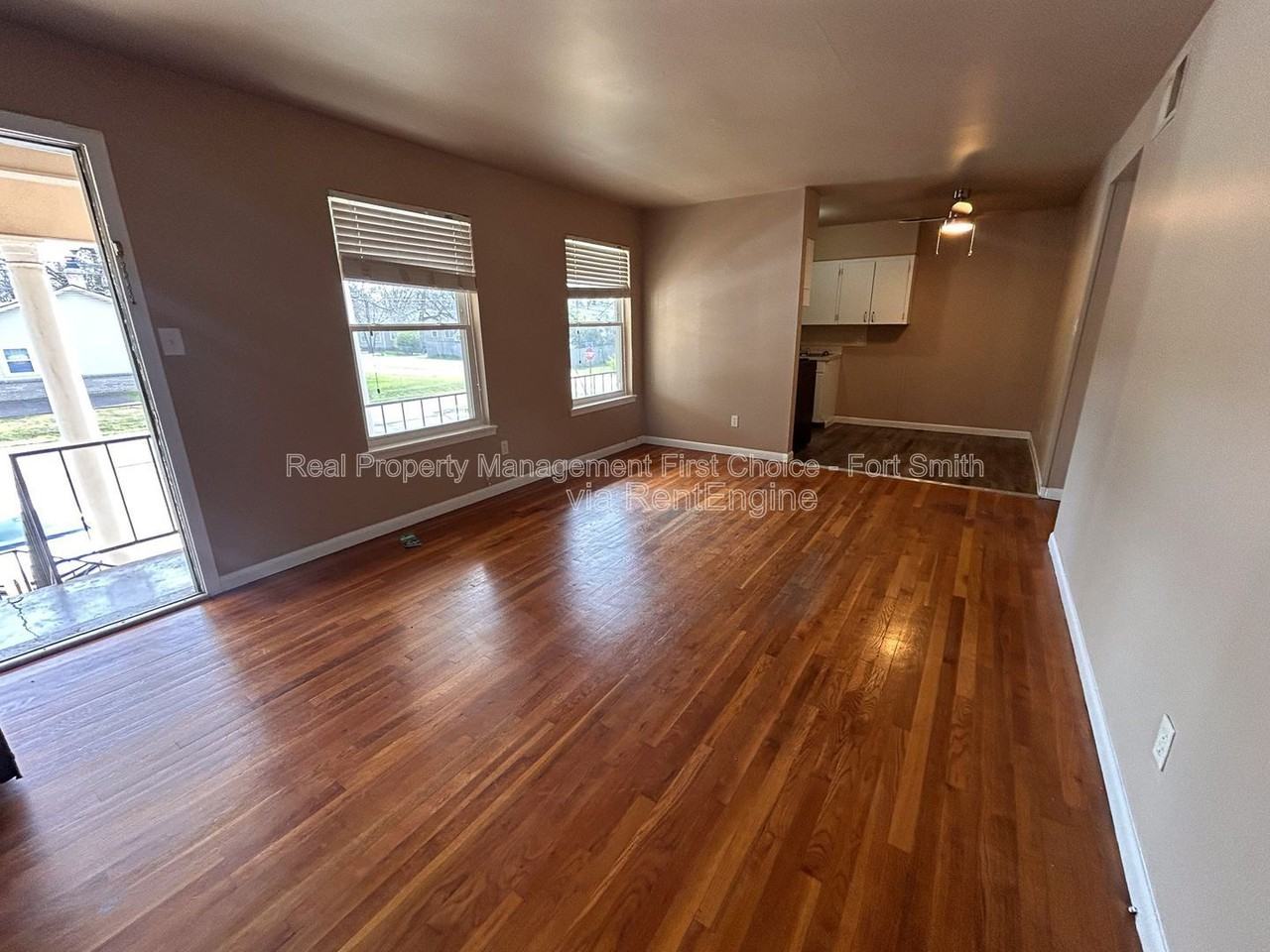 2301 S V St #7 - Photo 3 of 13