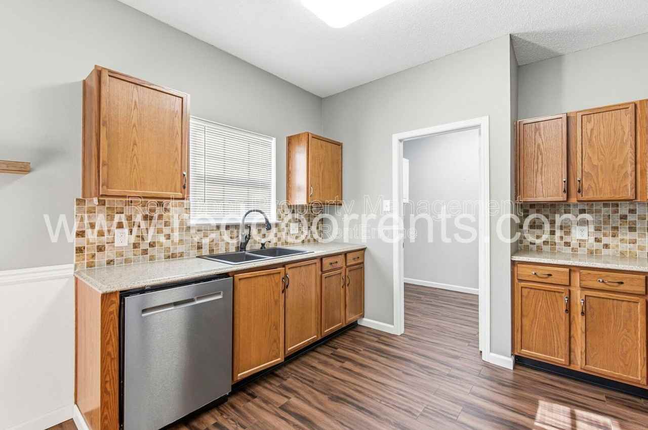 603 Clear Creek Dr - Photo 7 of 39