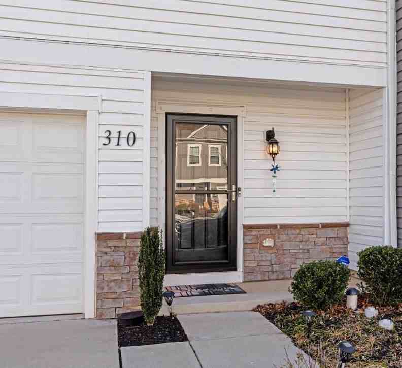 310 Maple Run Dr - Photo 2 of 24