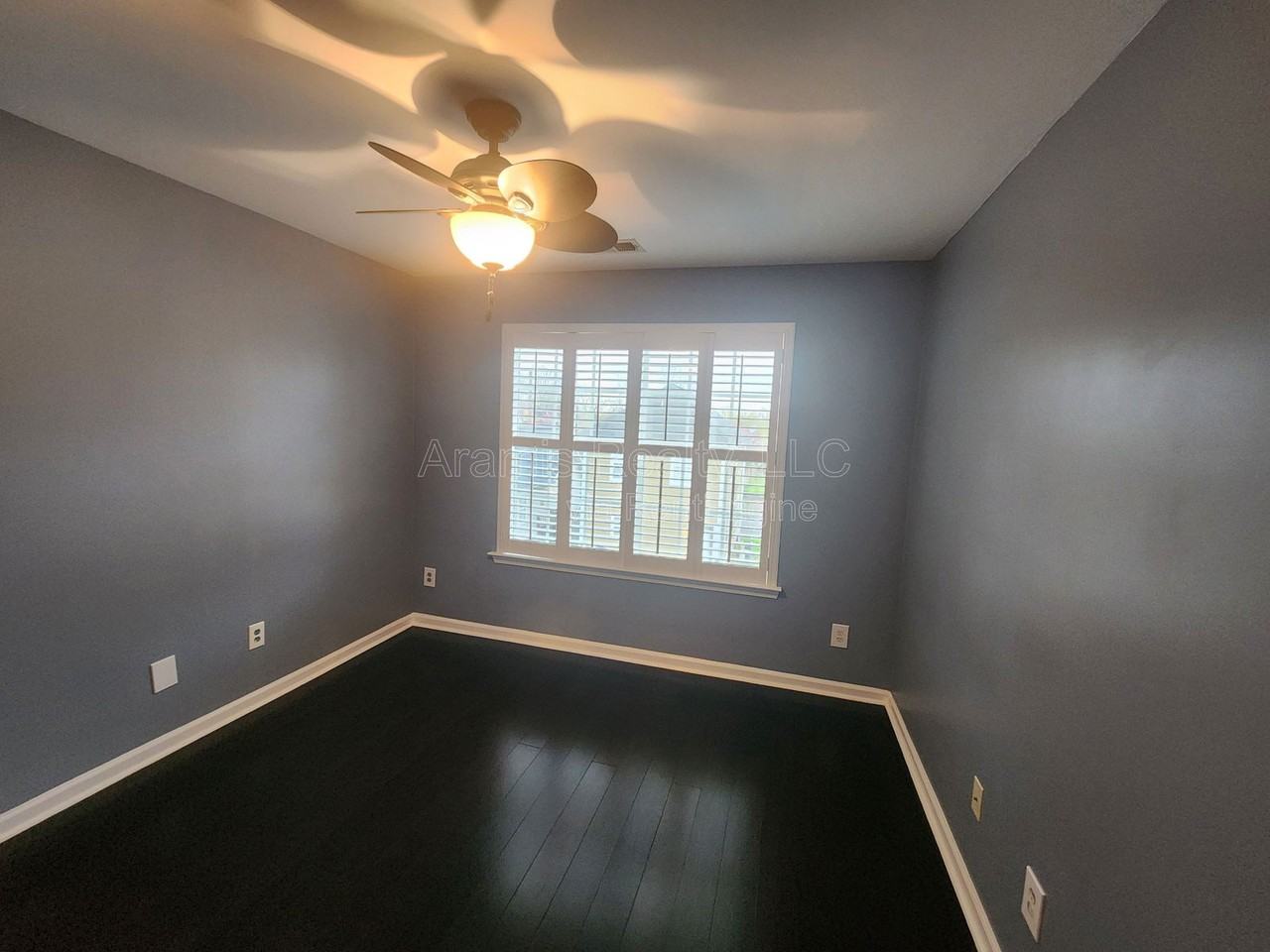 587 Delbridge St Nw - Photo 5 of 12