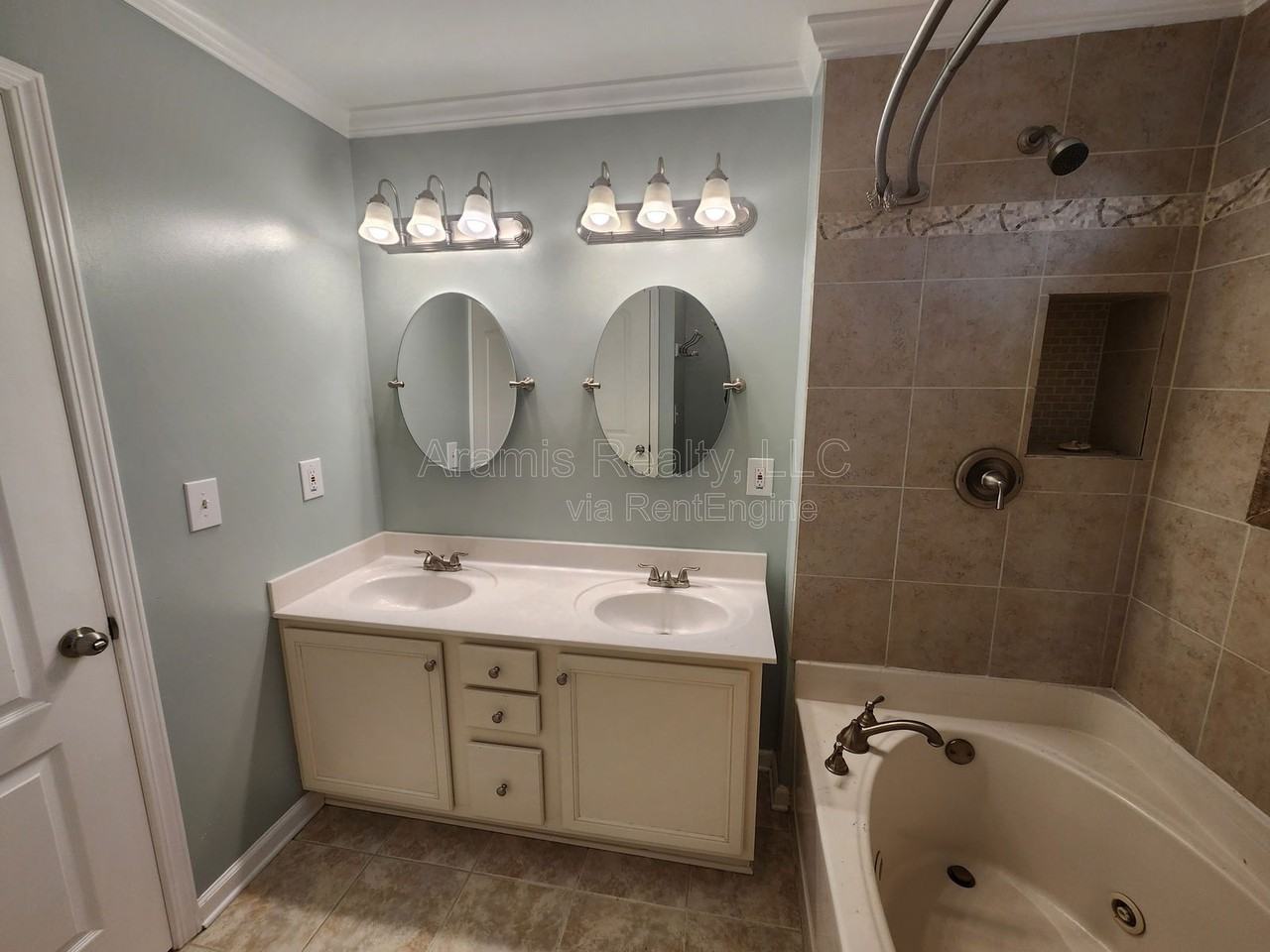 587 Delbridge St Nw - Photo 7 of 12