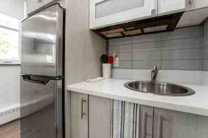 61 Parent Avenue - Photo 6 of 9