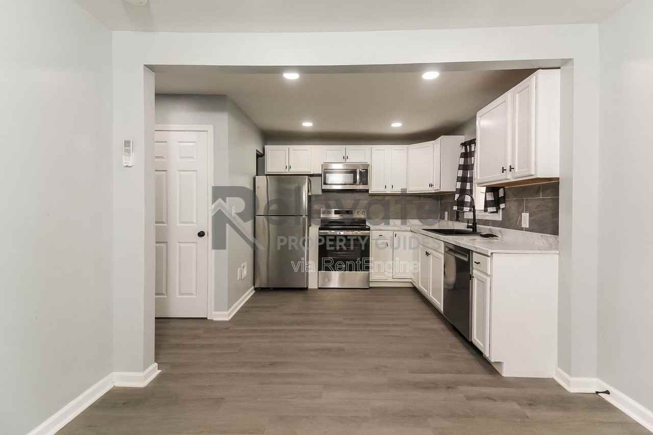 129 S Old Church St - Photo 2 of 17