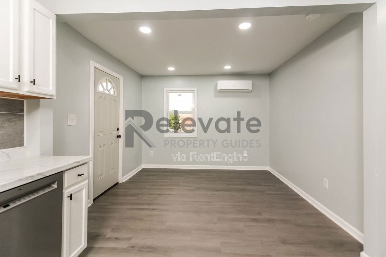 129 S Old Church St - Photo 3 of 17