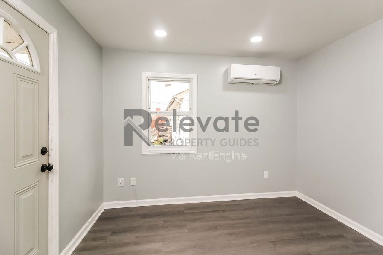 129 S Old Church St - Photo 5 of 17