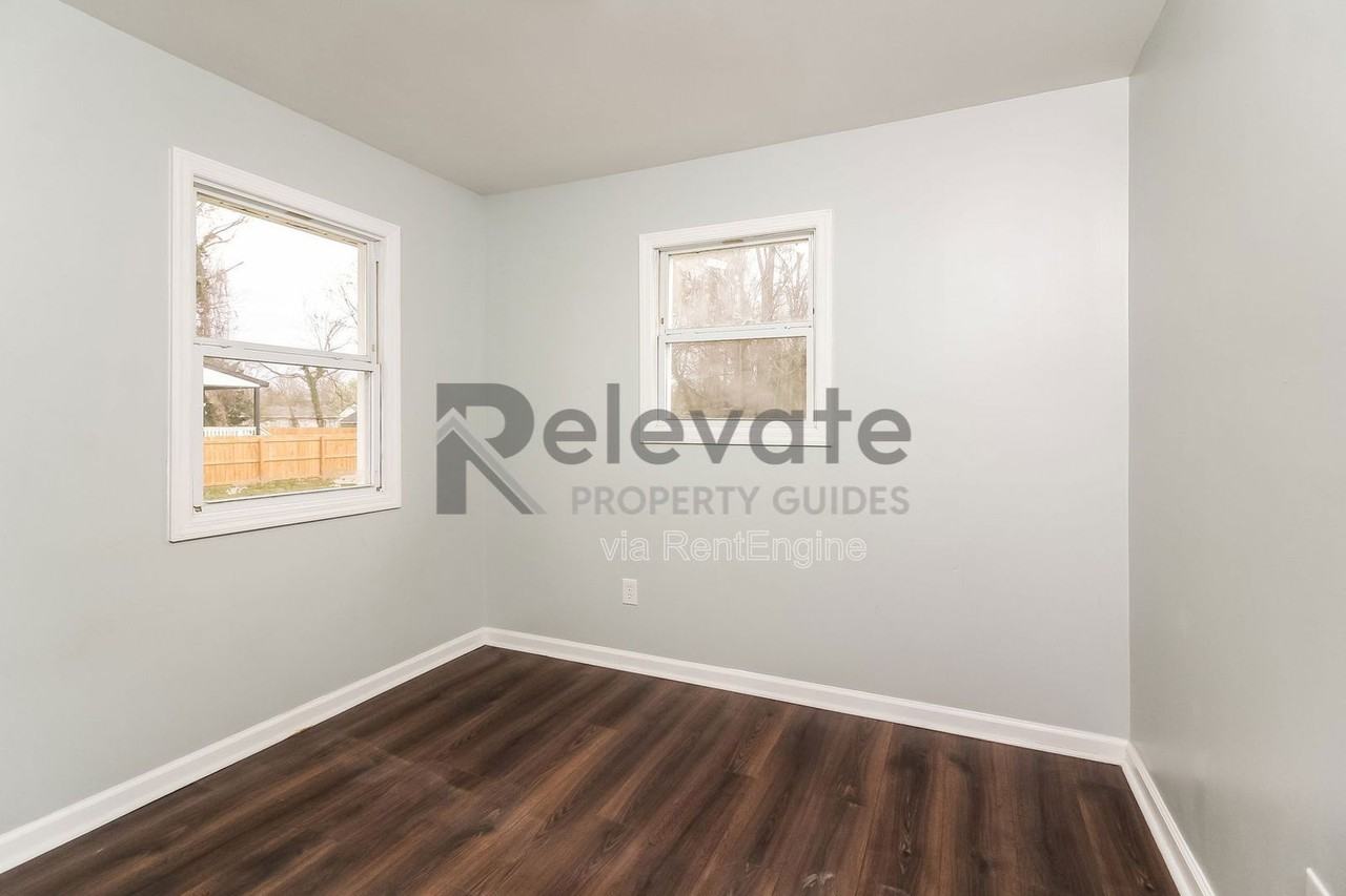 129 S Old Church St - Photo 7 of 17