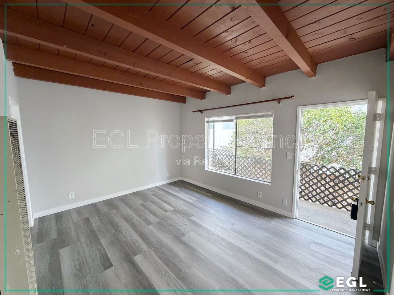 5833 Camerford Ave #04 - Photo 2 of 9