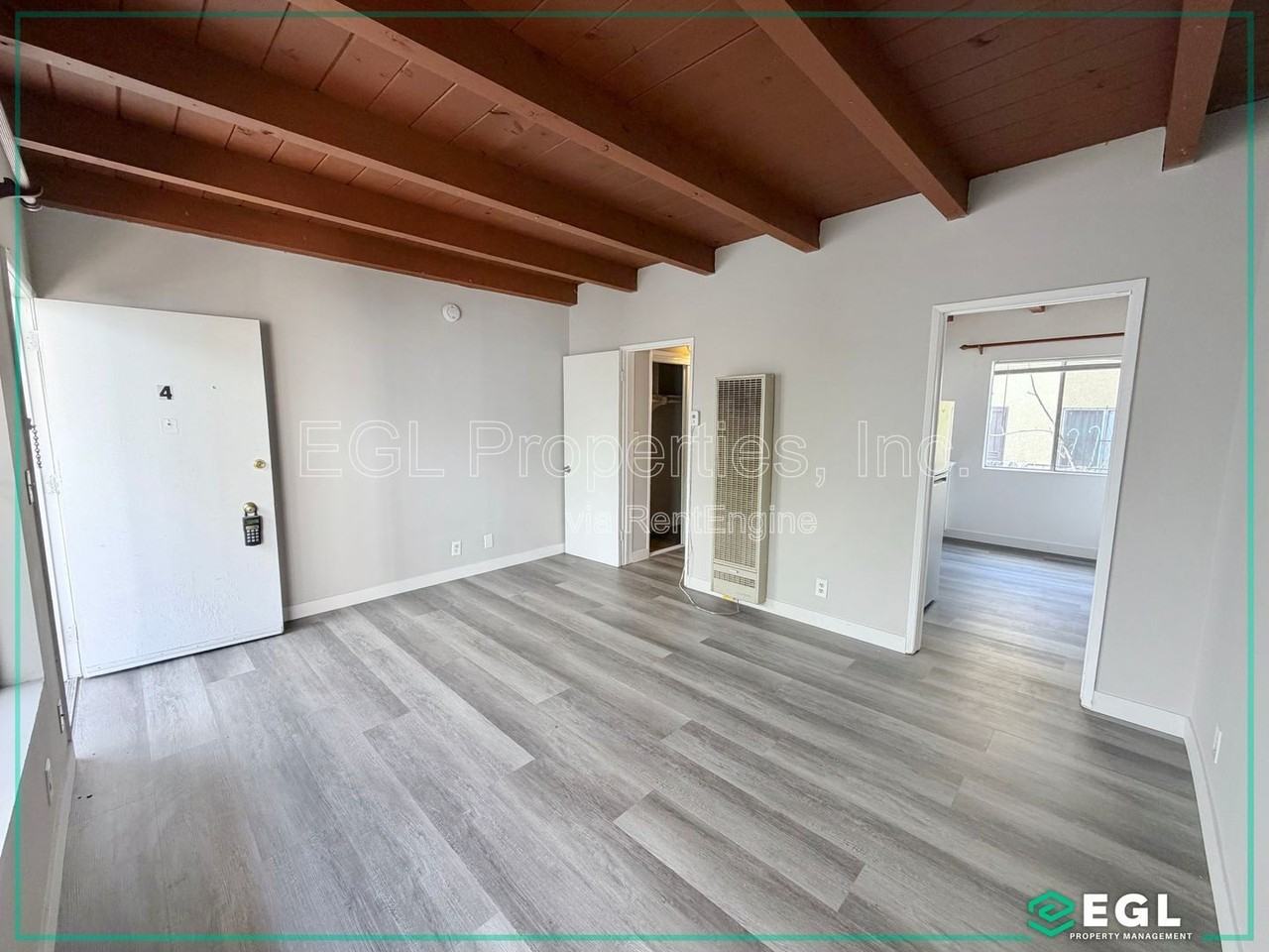 5833 Camerford Ave #04 - Photo 3 of 9