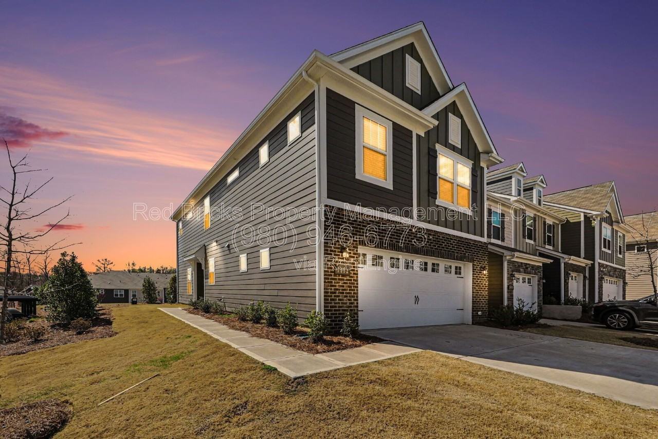 5052 Falstone Dr - Photo 2 of 27