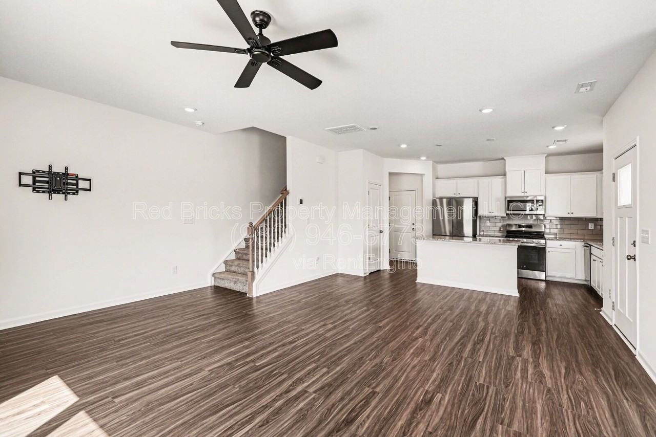 5052 Falstone Dr - Photo 7 of 27