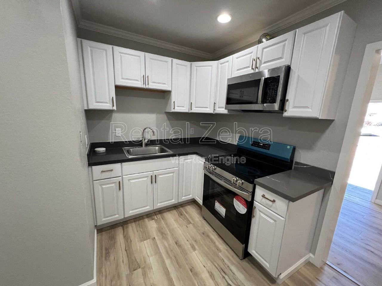 343 Arlen Dr #D - Photo 3 of 19