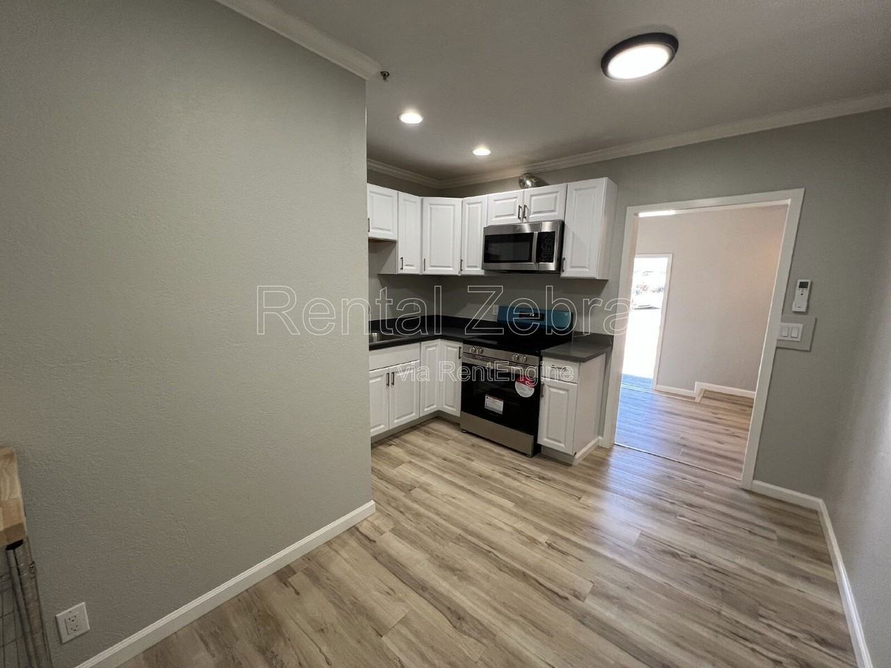 343 Arlen Dr #D - Photo 4 of 19