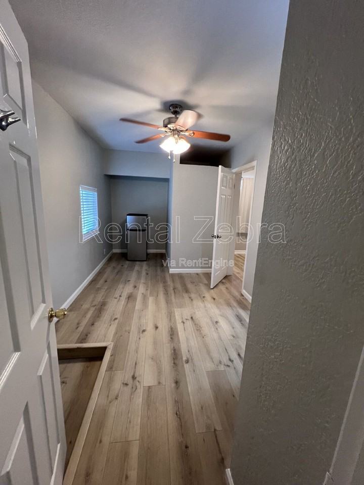 343 Arlen Dr #D - Photo 6 of 19