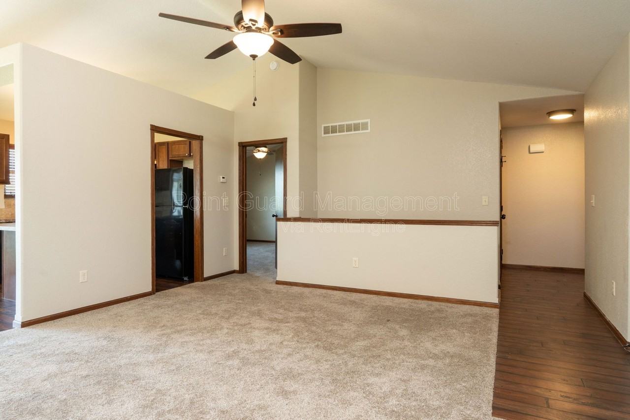 712 S Bristol Cir #712-6 - Photo 2 of 43