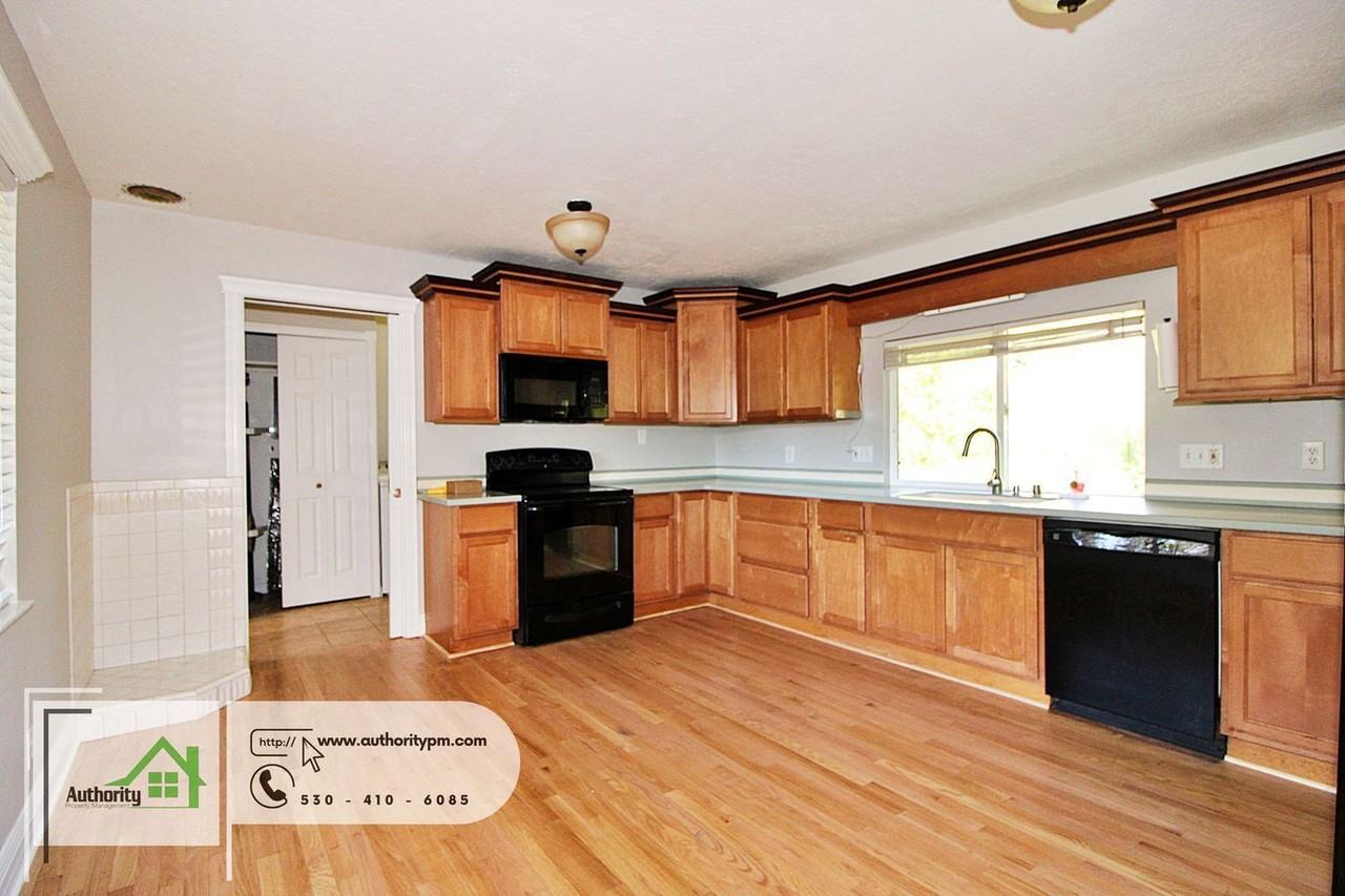 3773 Ricardo Ave - Photo 7 of 22