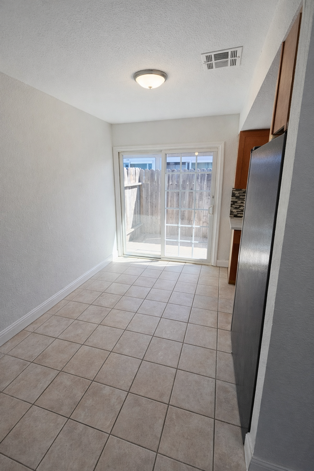 9527 Kelley Dr #9527 - Photo 6 of 7